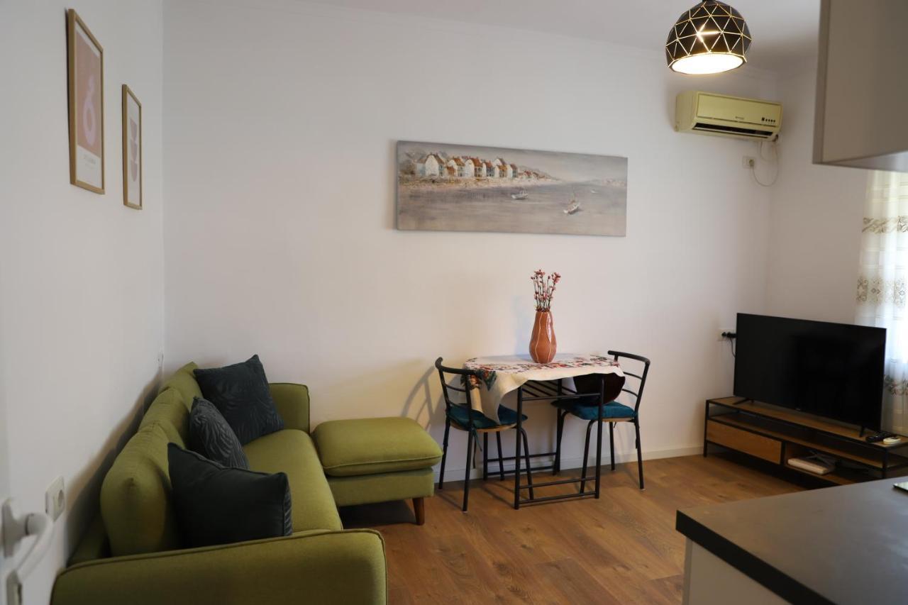 Daniel City Center Apartment Берат Экстерьер фото