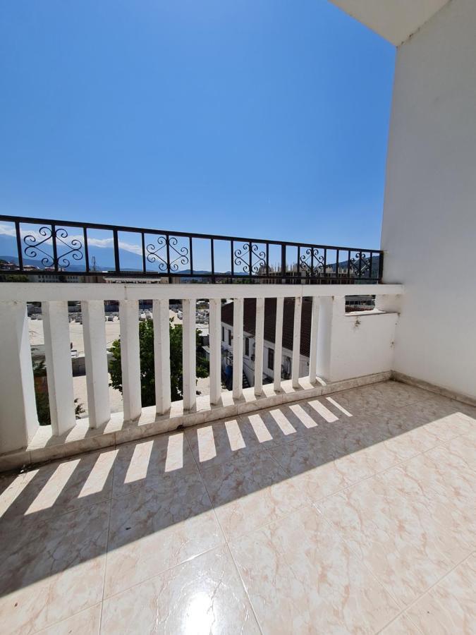 Daniel City Center Apartment Берат Экстерьер фото